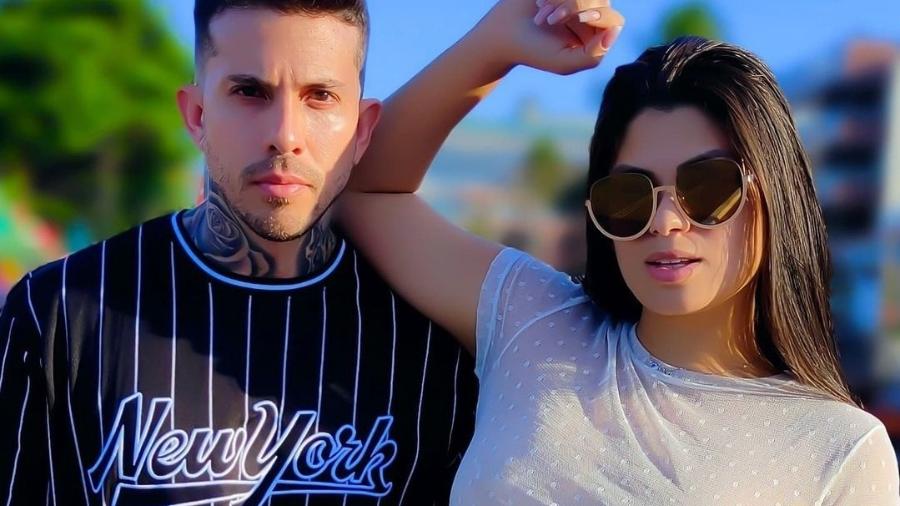 مردی که با ۸ همسرش در یک خانه زندگی میکند!